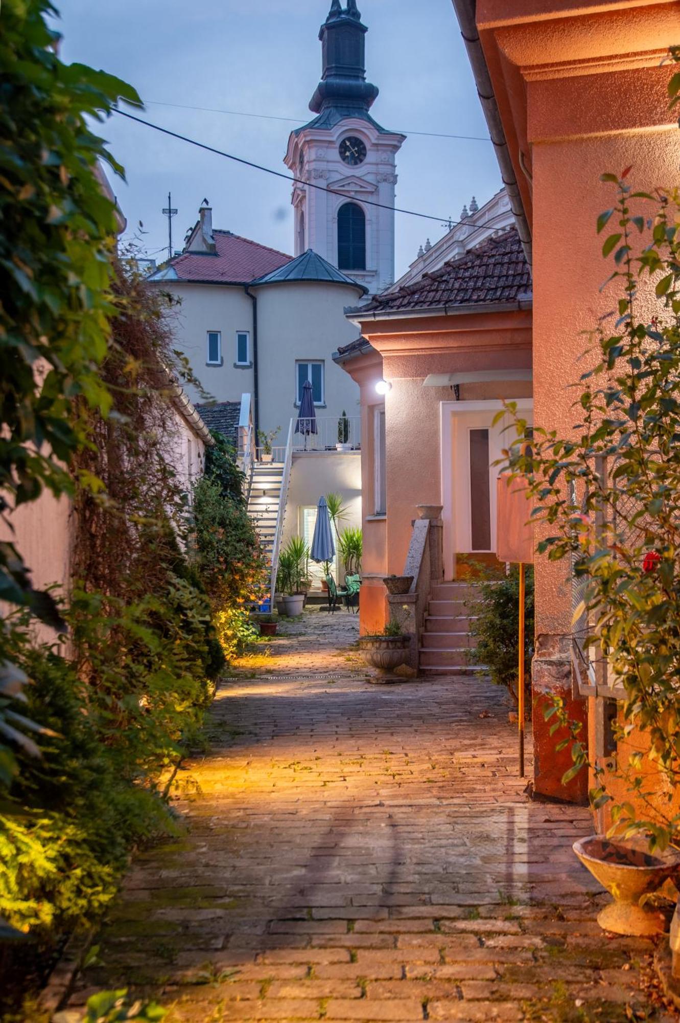 Apartman Centar سرمسكي كارلوفيتش المظهر الخارجي الصورة